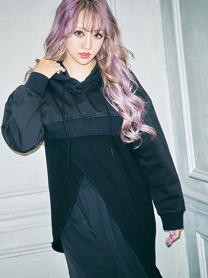 ショート丈パーカー Riina Couture