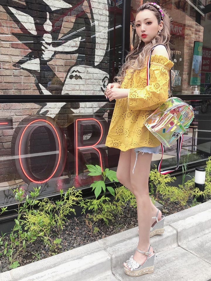 Summersale 値下げ コットンレースオフショルトップス Riina Couture Summersale 値下げ コットンレースオフショルトップス Riina Couture