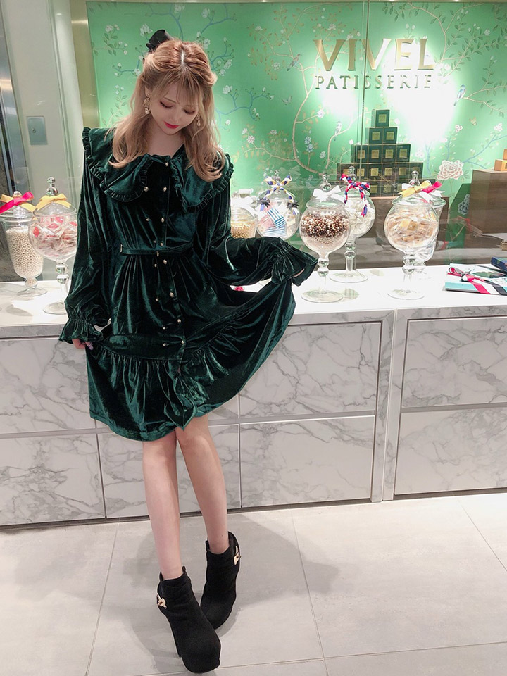 Sale 値下げ クラシカルベロアワンピース Riina Couture Sale 値下げ クラシカルベロアワンピース Riina Couture